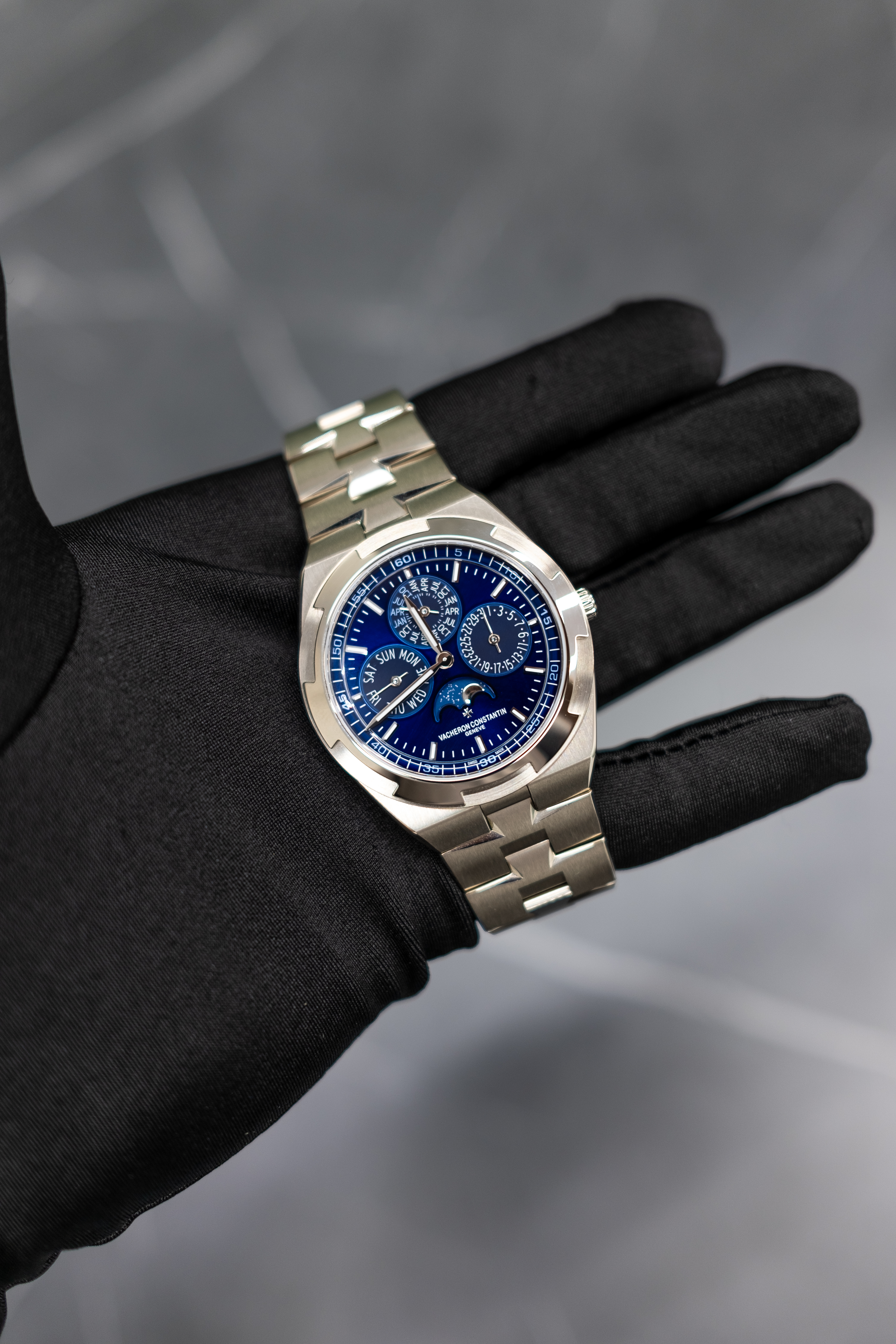 Vacheron Constantin Overseas Perpetual Calendar Ultra-Thin